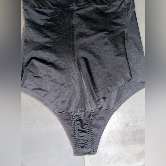 NEW Spanx Suit your fancy high waist thong - Picture 5 of 6